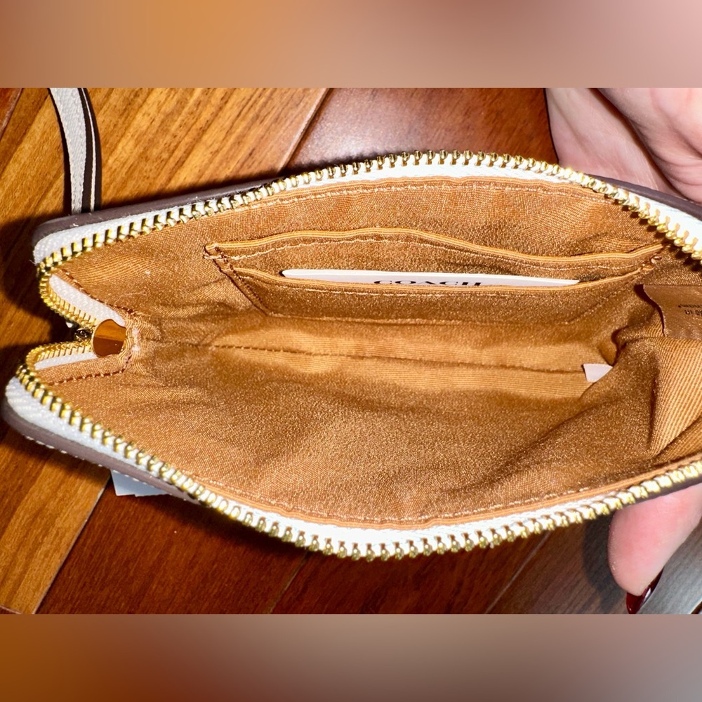 Coach Ivory Pebbled Leather Wristlet NWT - Picture 6 of 10